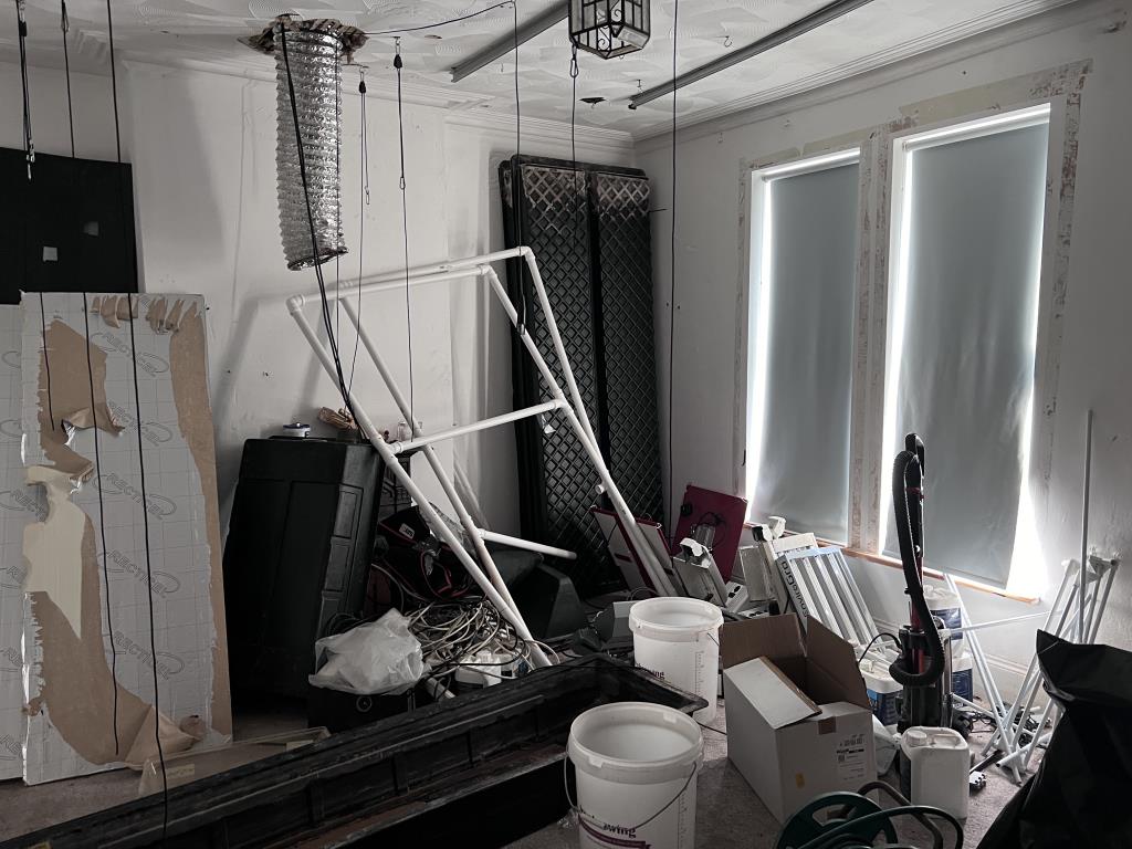 Lot: 84 - THREE-BEDROOM HOUSE IN NEED OF IMPROVEMENT - Bedroom one